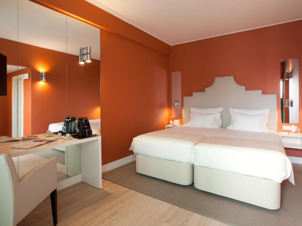 Standard Double or Twin Room interior